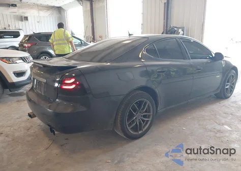 2008 Pontiac Grand Prix Gxp z USA, uszkodzony, nr VIN 2G2WC58C081162096